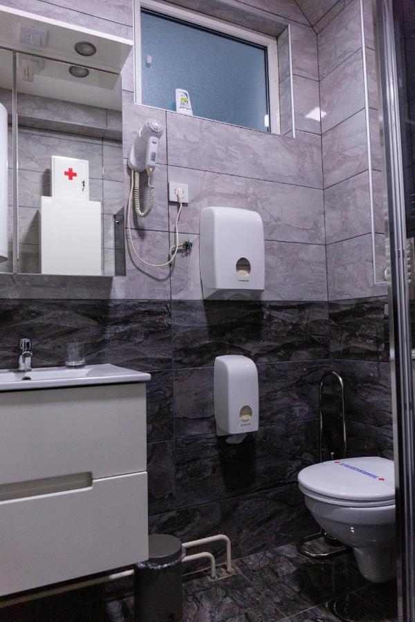 Spa Apartment Nalis Ni Esterno foto