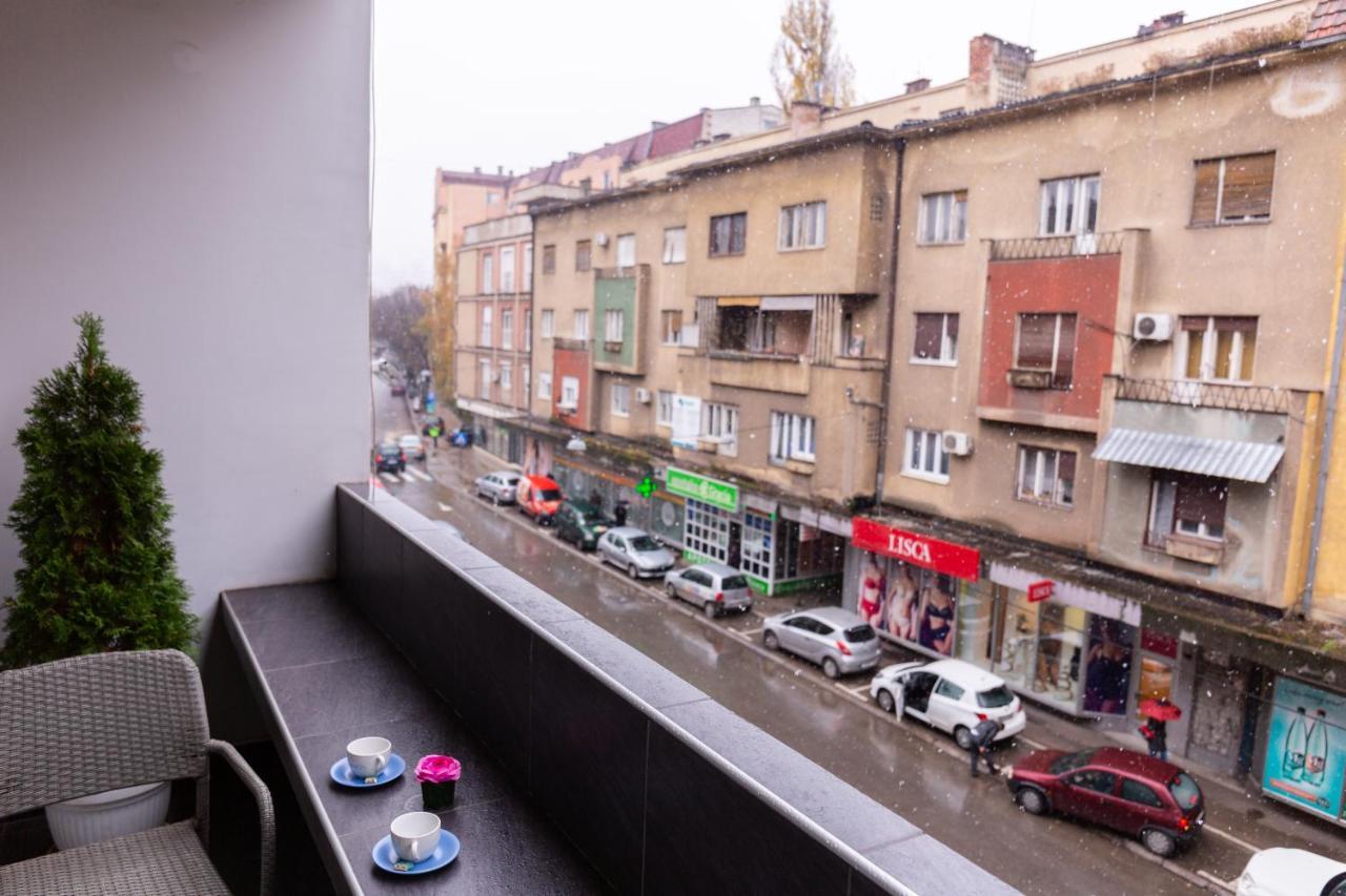 Spa Apartment Nalis Ni Esterno foto