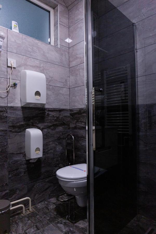 Spa Apartment Nalis Ni Esterno foto