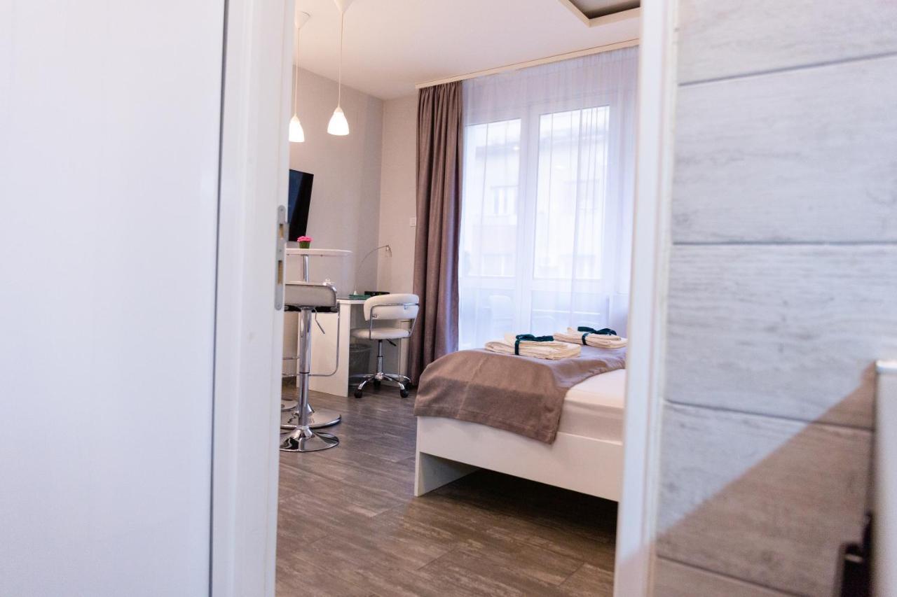 Spa Apartment Nalis Ni Esterno foto